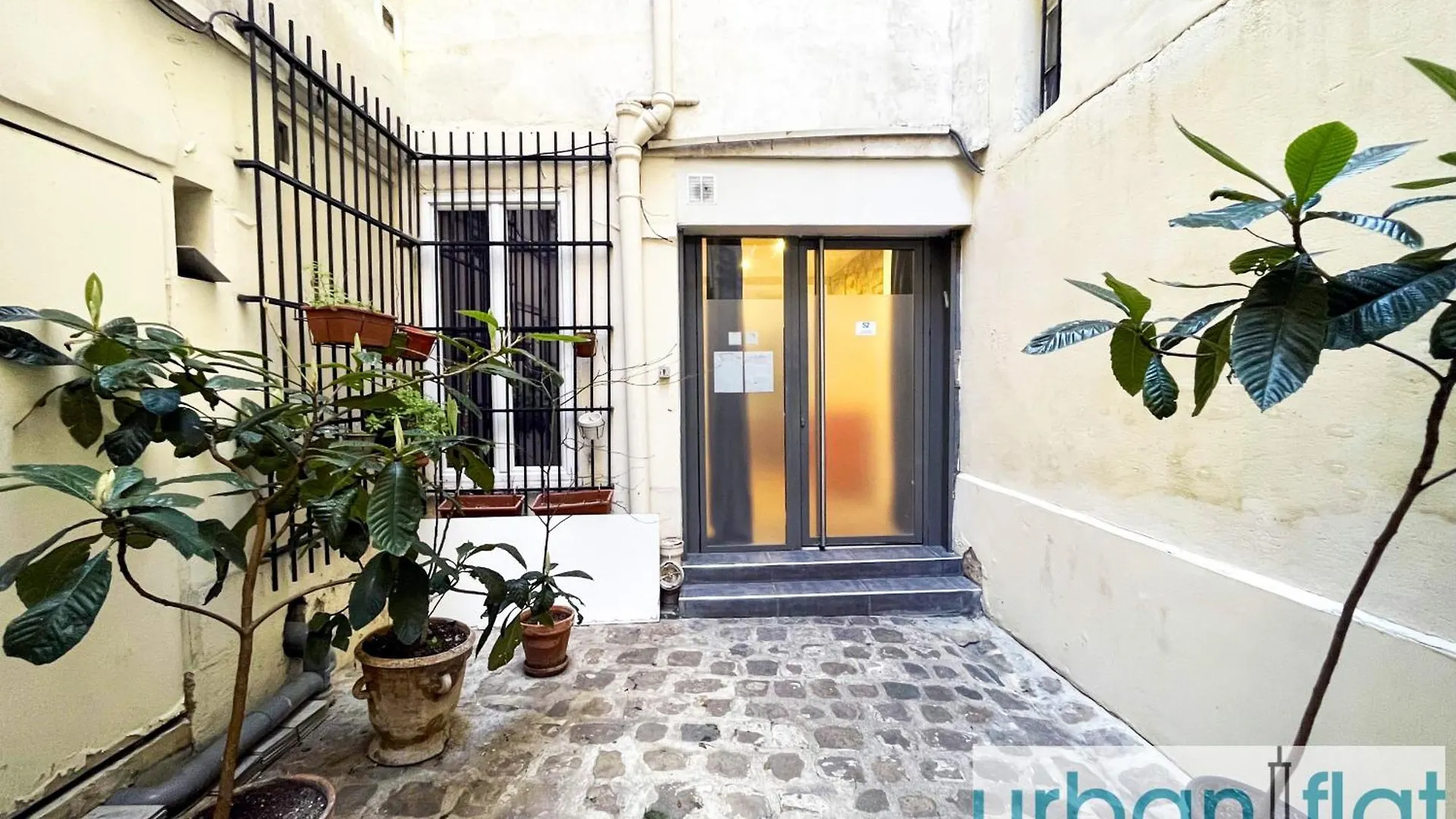 52 - Urban Collection Grands Boulevards Paris Apartment
